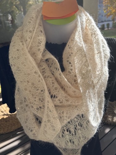 Handgestricktes tuch - handgestricktes,