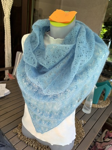 Handgestricktes tuch - handgestricktes,